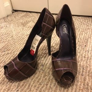 Brown Carlos Santana Printed Pumps